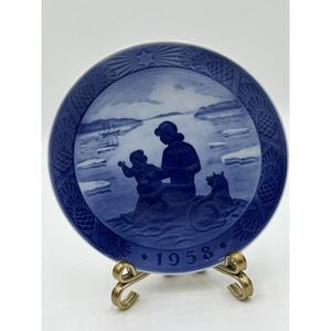 1972 Royal Copenhagen Christmas Plate 7" In the Desert Osterland